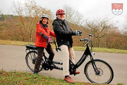 Gemeinsame Freude auf einem teilbaren Tauber-Rad E-Tandem Gemeinsame Freude auf einem teilbaren Tauber-Rad E-Tandem