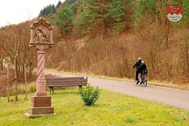 Sicher gemeinsam unterwegs – erste E-Tandem-Fahrt nach der Fahrschule Erste gemeinsame Fahrt mit dem E-Tandem nach der Tandem-Fahrschule bei E-Bike Mott.