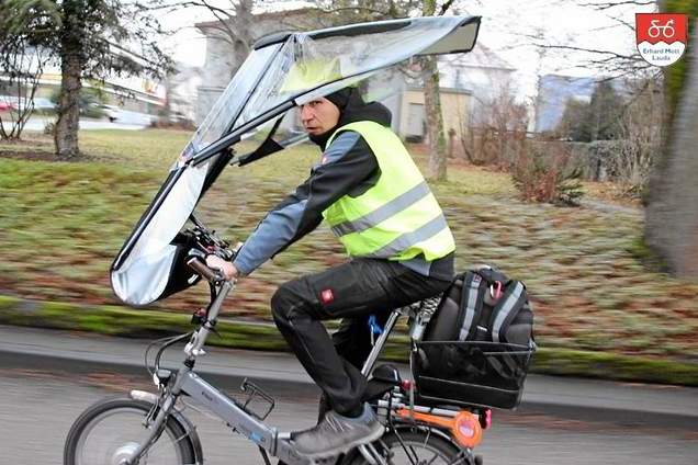 Klapp E-Bike mit Regenschutz Klapp E-Bike mit Regenschutz