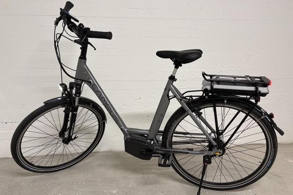 Campus BM12 SM Ansmann E-Bike in Grau Campus BM12 SM Ansmann E-Bike in Grau mit 250 W Mittelmotor, 446 Wh Akku und Shimano 8-Gang Schaltung