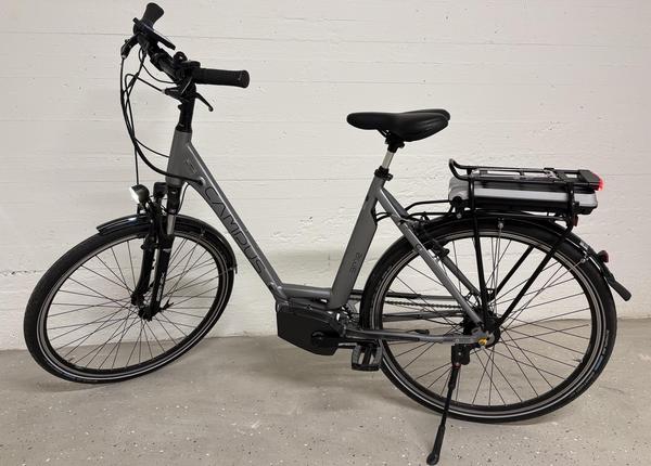Campus BM12 SM Ansmann E-Bike in Grau mit 250 W Mittelmotor, 446 Wh Akku und Shimano 8-Gang Schaltung