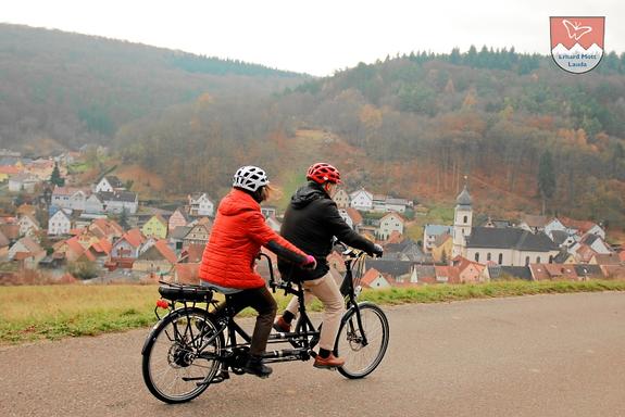 Mit dem Tauber-Rad Tandem Rohloff meistern Sie mühelos auch steilste Strecken. Mit dem Tauber-Rad Tandem Rohloff meistern Sie mühelos auch steilste Strecken.