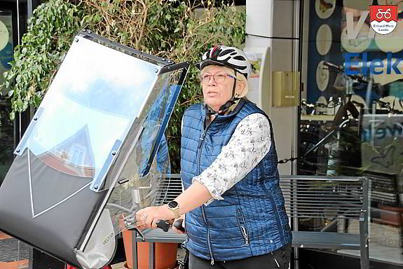 Veltop Regenverdeck Gabi übernimmt ihr Riese und Müller Nevo GT mit Veltop Regenverdeck