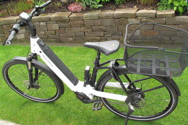 Riese & Müller Nevo Touring Riese & Müller Nevo Touring E-Bike in Weiß