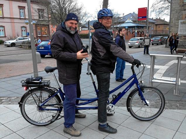 E-Tandem Probefahrt mit persönlicher Anleitung bei Tauber-Rad Erste Probefahrt mit einem E-Tandem bei Tauber-Rad – sichere Einführung für Tandemfahrer mit Einschränkungen