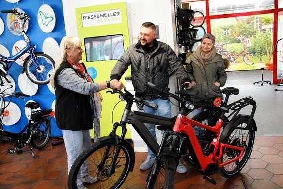 Persönliche E-Bike-Beratung bei E-Bike Mott in Lauda Persönliche E-Bike-Beratung im Geschäft von E-Bike Mott in Lauda