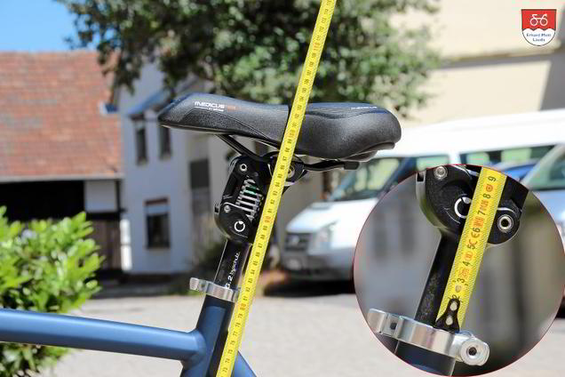 Rahmenhöhe XXL E-Bike 65er 70er Rahmen Würden Sie z.B. an einem XXL E-Bike statt eines 65er Rahmens einen 70er Rahmen wählen, bräuchten Sie mindestens eine Schrittlänge von 104 cm. Dann ist der Sattel noch immer ganz unten positioniert, was auf Dauer erhebliche Nachteile mit sich bringt.
