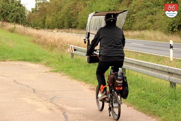 Das E-Bike Allwetter Verdeck schützt vor Regen, Kälte, Wind