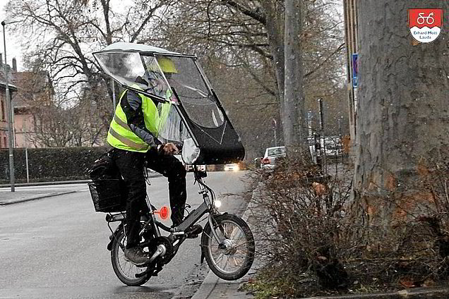 Sigi ist mit seinem Vitali E-Klapprad in der Stadt wesentlich schneller als mit dem PKW Sigi ist mit seinem Vitali E-Klapprad in der Stadt wesentlich schneller als mit dem PKW
