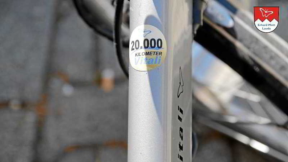 Plakette 20.000 km König Vitali Elektroklapprad Plakette 20.000 km König Vitali E-Faltrad
