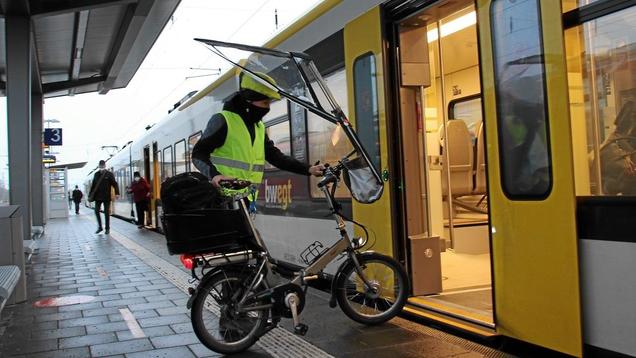 Vitali TOUR E-Klapprad in der Bahn Vitali TOUR E-Klapprad in der Bahn