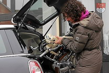 E-Bike Faltrad für Damen Für Damen ist ein Vitali E-Bike Faltrad ideal. Besonders dann, wenn sie selbst die Frau ist und es alleine verlädt!