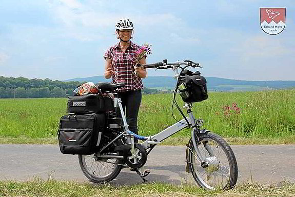 Vitali Falt E-Bike für Damen Das Falt E-Bike Vitali TOUR bewährt sich auch als zuverlässiges E-Reiserad. Frauen beherrschen ein schwer bepacktes Vitali wesentlcih besser als ein großes E-Bike.