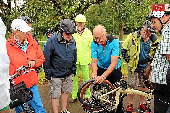 E-Bike Geld sparen Wir zeigen unseren E-Bike Kunden*innen, wie sie selbst an Ihrem E-Bike Hand anlegen können und damit viel Geld sparen!