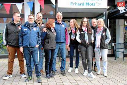 Verkaufsteam E-Bike Erlebniswelt Erhard Mott in Lauda Verkaufsteam E-Bike Erlebniswelt Erhard Mott in Lauda | von links: Steven Mann,Steffen Schulz, Michael Maurer, Claudia Mott, Erhard Mott, Beate Meyer, Iris Jost, Marcus Martin, Gabi Wilhelmi